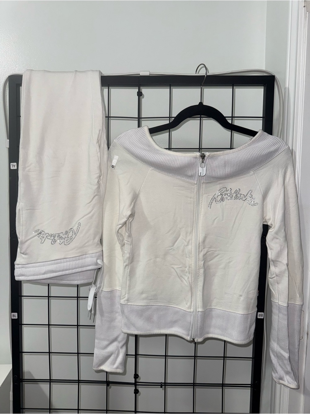 Vintage White Zip Off Shoulder Jacket and Bootcut Pant Set y2k